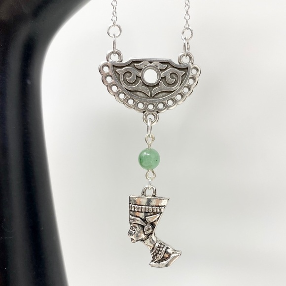 Handcrafted silver plated Queen Nefertiti necklace w/jade - Picture 3 of 7